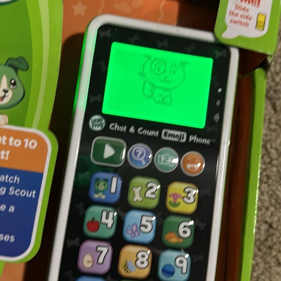 LeapFrog Chat and Count Emoji Phone - Picture 10 of 13